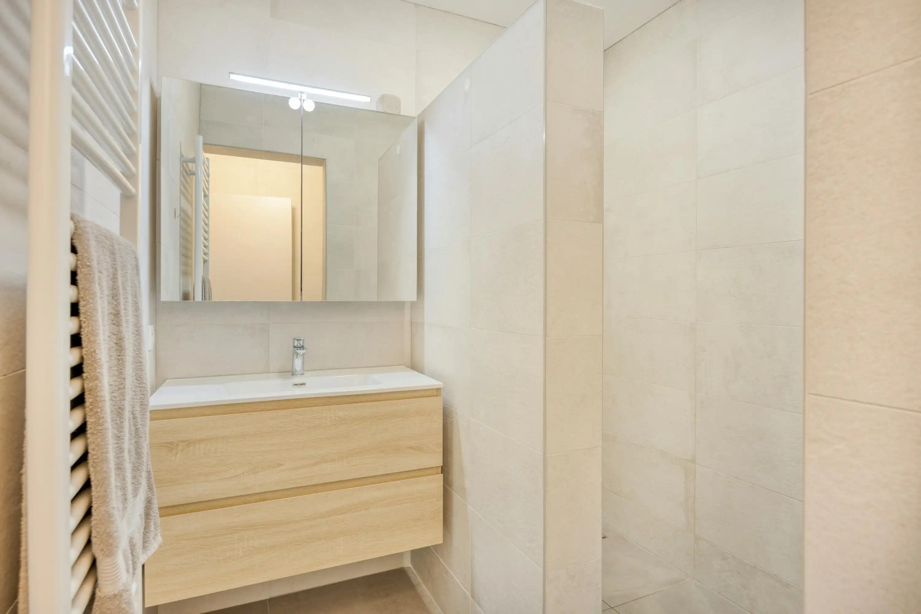 Mooi appartement met 2 slpks en garage, te Kalmthout!. foto 14