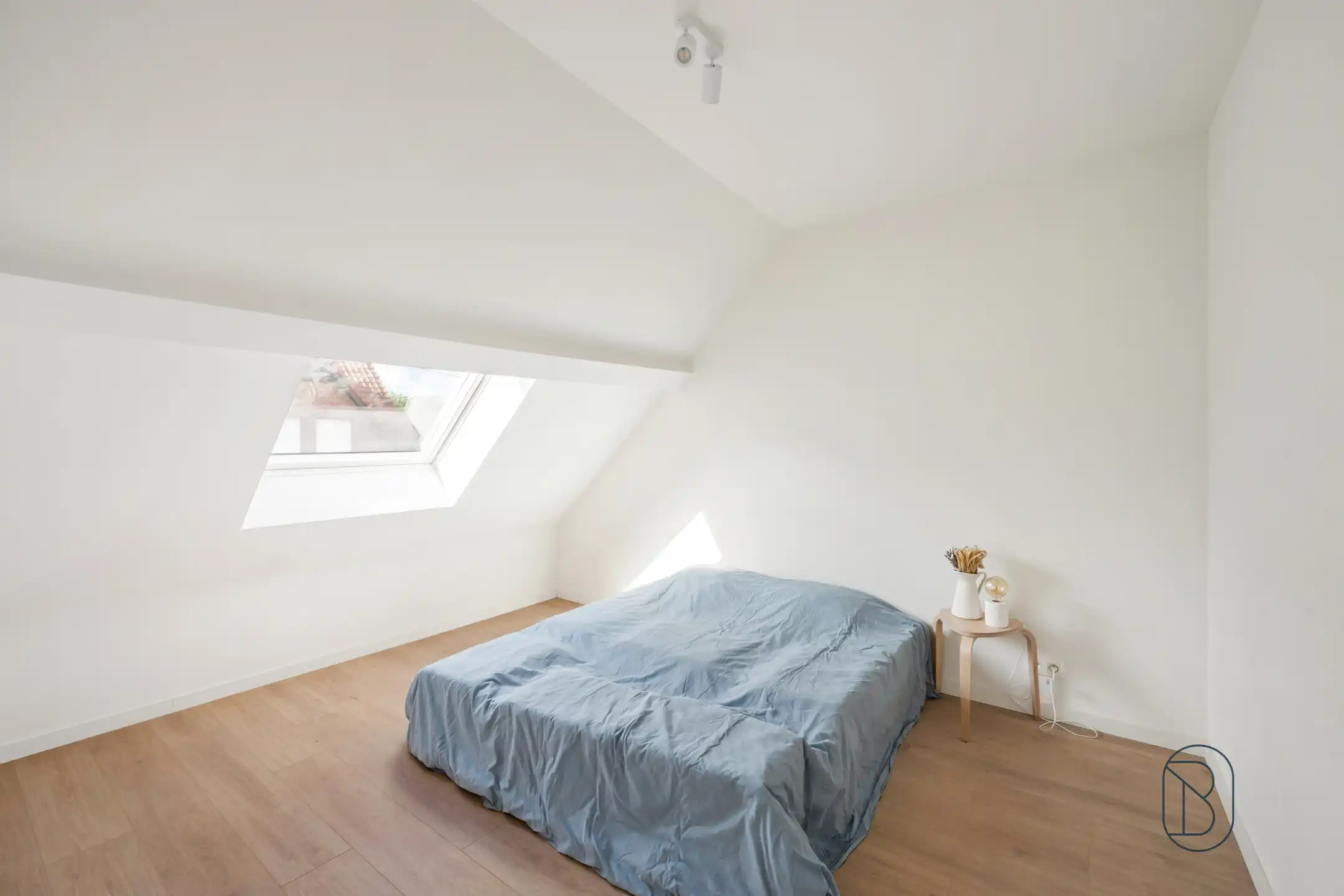 Rustig gelegen instapklare rijwoning met 3 slk en leuke tuin foto 13