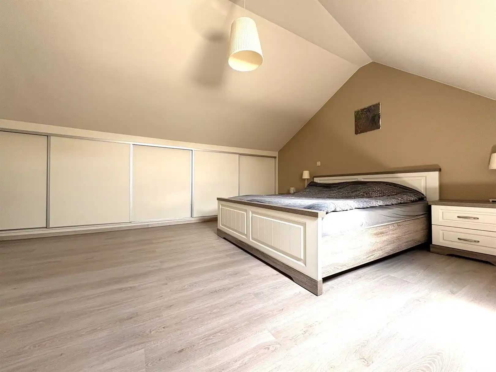 Te huur Ruime, volledig gerenoveerde woning in het landelijke Appels foto 18