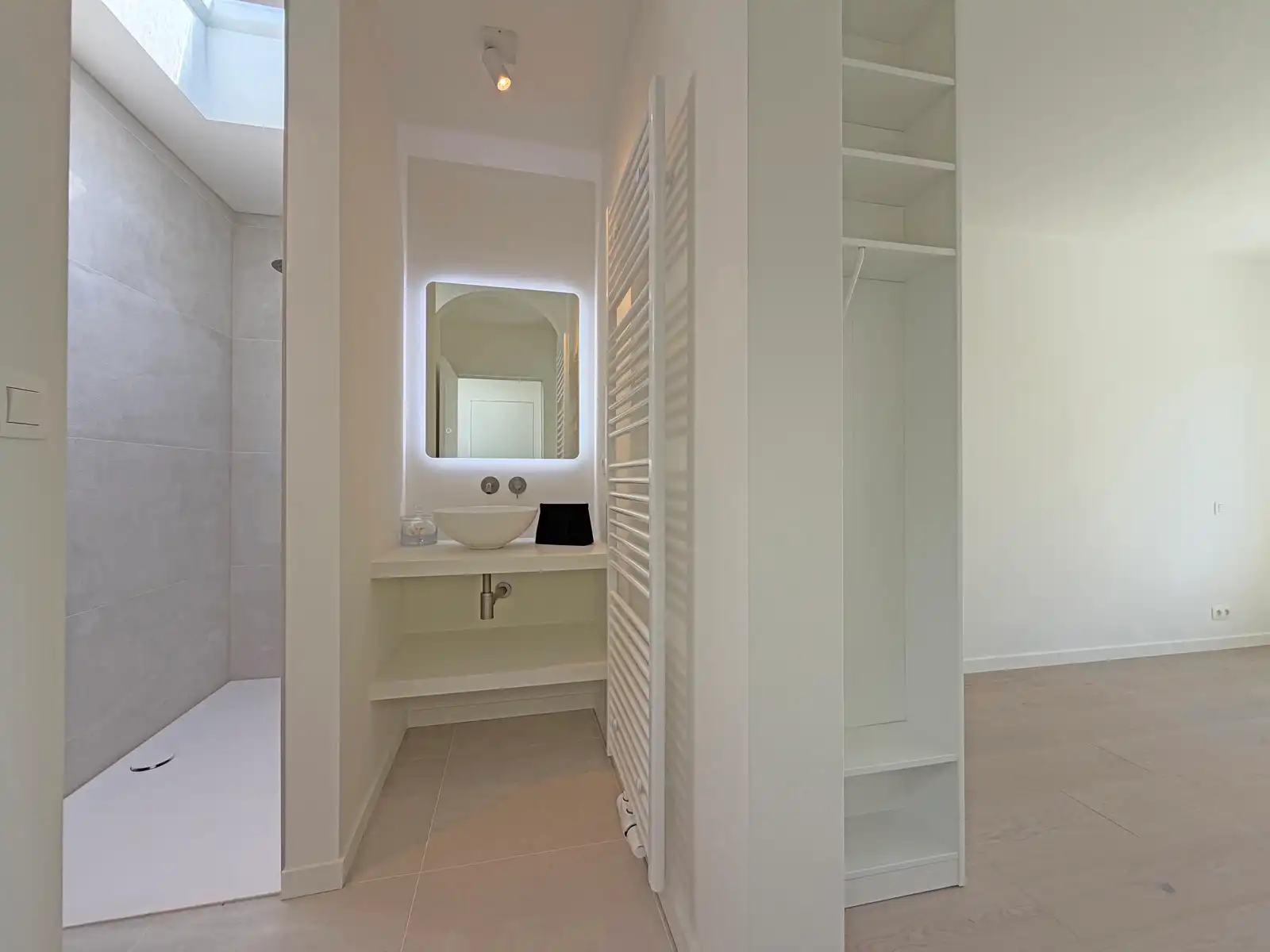 Stijlvol gerenoveerde woning met 4 slaapkamers foto 16