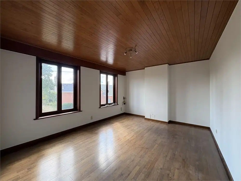Lichtrijke gezinswoning met 4 slaapkamers + garage foto 12