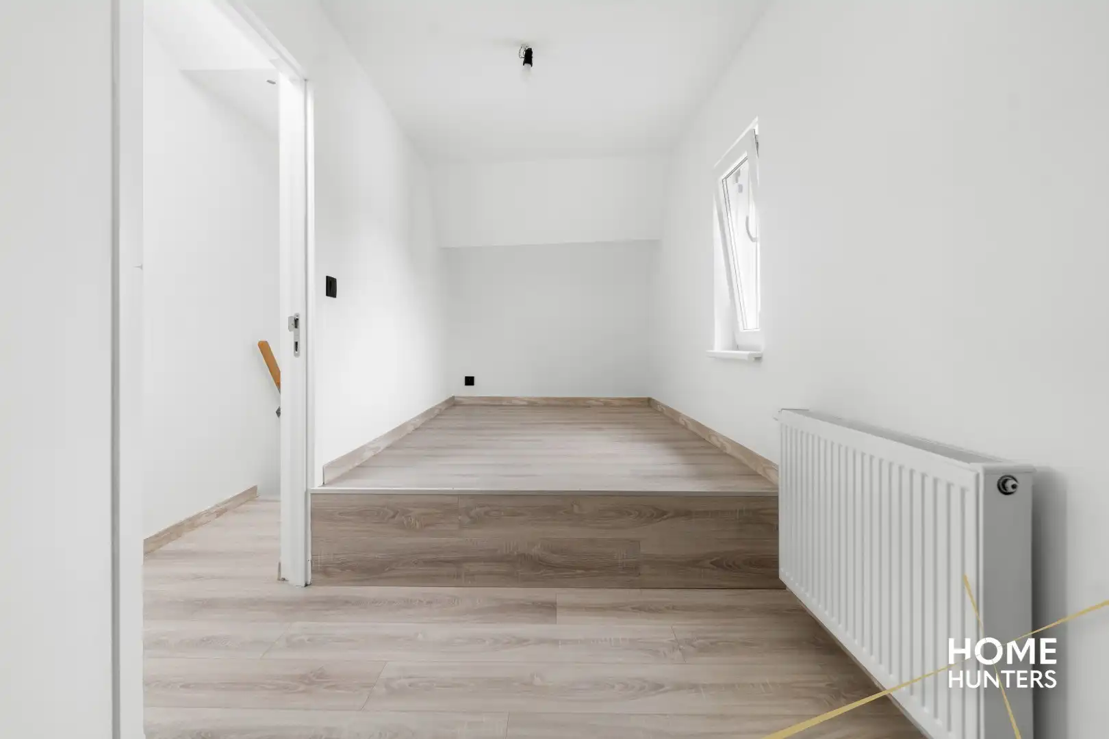 Gerenoveerde woning met 3 slaapkamers, zonnige tuin en een garage foto 21