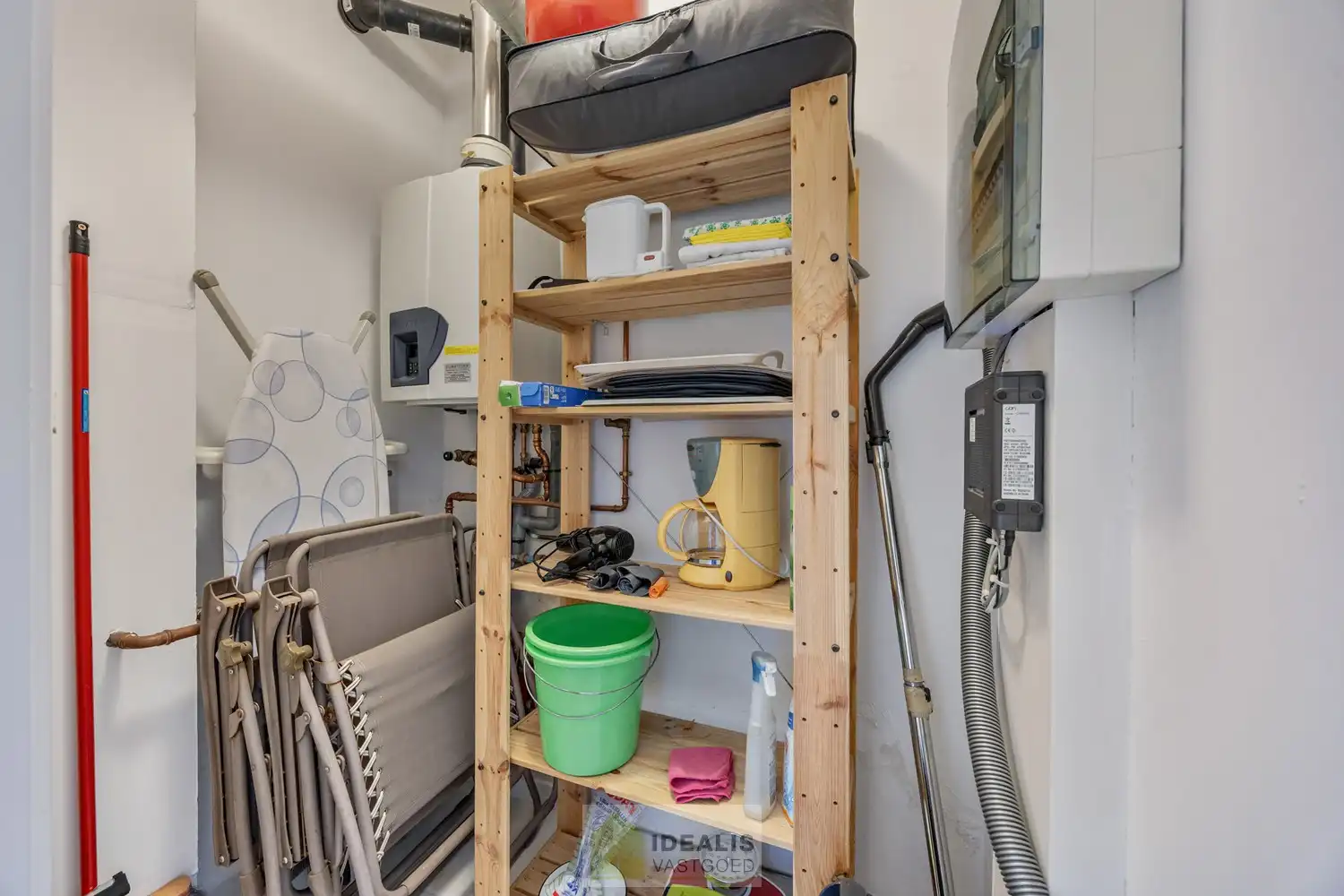 IDEALIS VASTGOED - HEERLIJK GELIJKVLOERS VAKANTIE-APPARTEMENT TE ZEEBRUGGE-BAD OP WANDELAFSTAND VAN HET STRAND EN DE DUINEN! EEN FIJNE PLEK BESTAANDE UIT EEN LICHTRIJKE LEEFRUIMTE MET OPEN KEUKEN EN BERGING, 1 RUIME SLAAPKAMER, 1 INPANDIGE KINDERKAMER, EEN EXTRA RUIM TERRAS EN EEN GOED TOEGANKELIJKE ONDERGRONDSE PARKEERPLAATS (AUTOLIFT) EN KELDERBERGING! foto 18