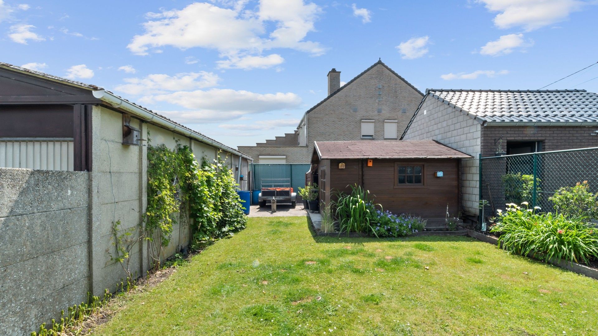 Instapklare gezinswoning met 3 slkrs in Genk foto 3