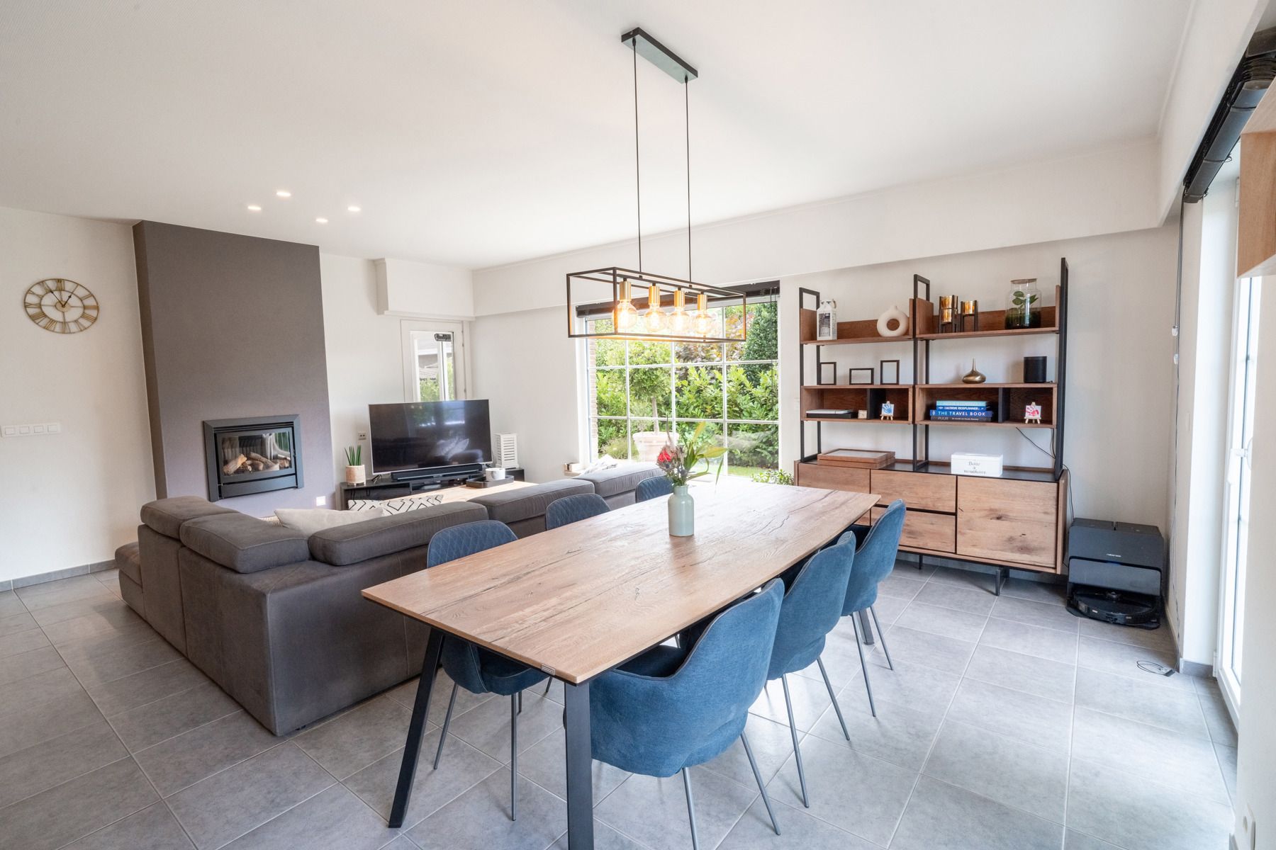 Instapklare en gerenoveerde villa met 3/4 slps en bureau foto 5