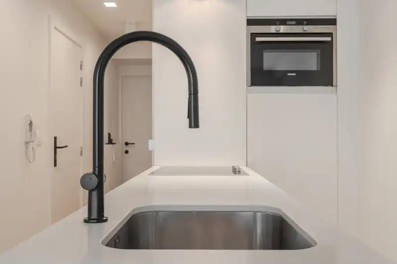 Mooi appartement met zijdelingszeezicht foto 17