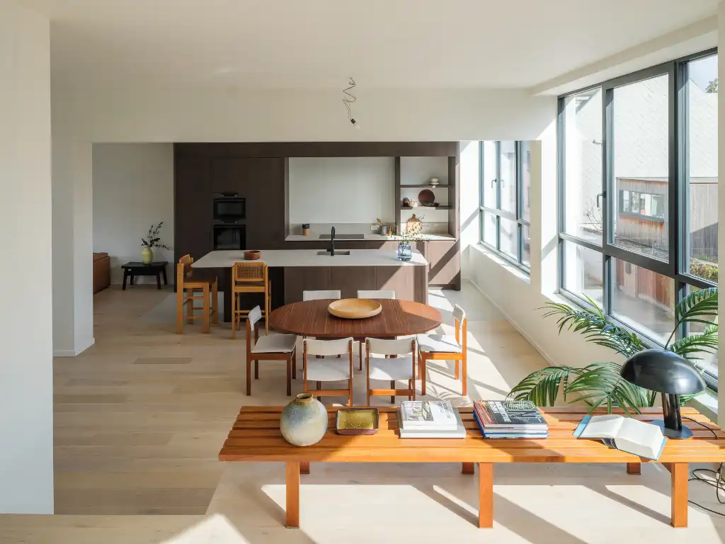 Uniek townhouse-appartement met o.m. 4 slaapkamers, 3 badkamer en een ruim terras. foto 2