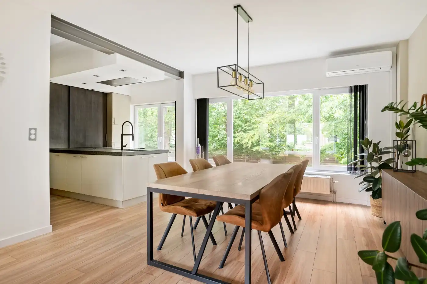 Instapklare bel-etage met 2 slpk, garage én gezellige tuin foto 7