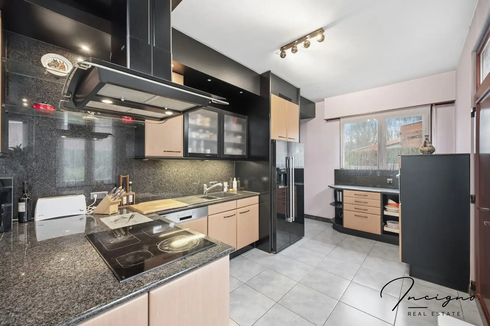 Te koop – Ruime gezinswoning met grote garage/atelier foto 4