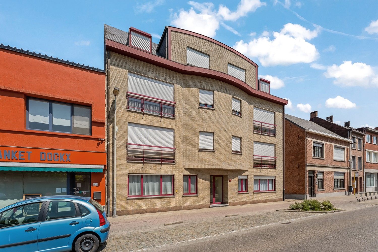 Gelijkvloers app met 2 slpkrs en garage foto 13
