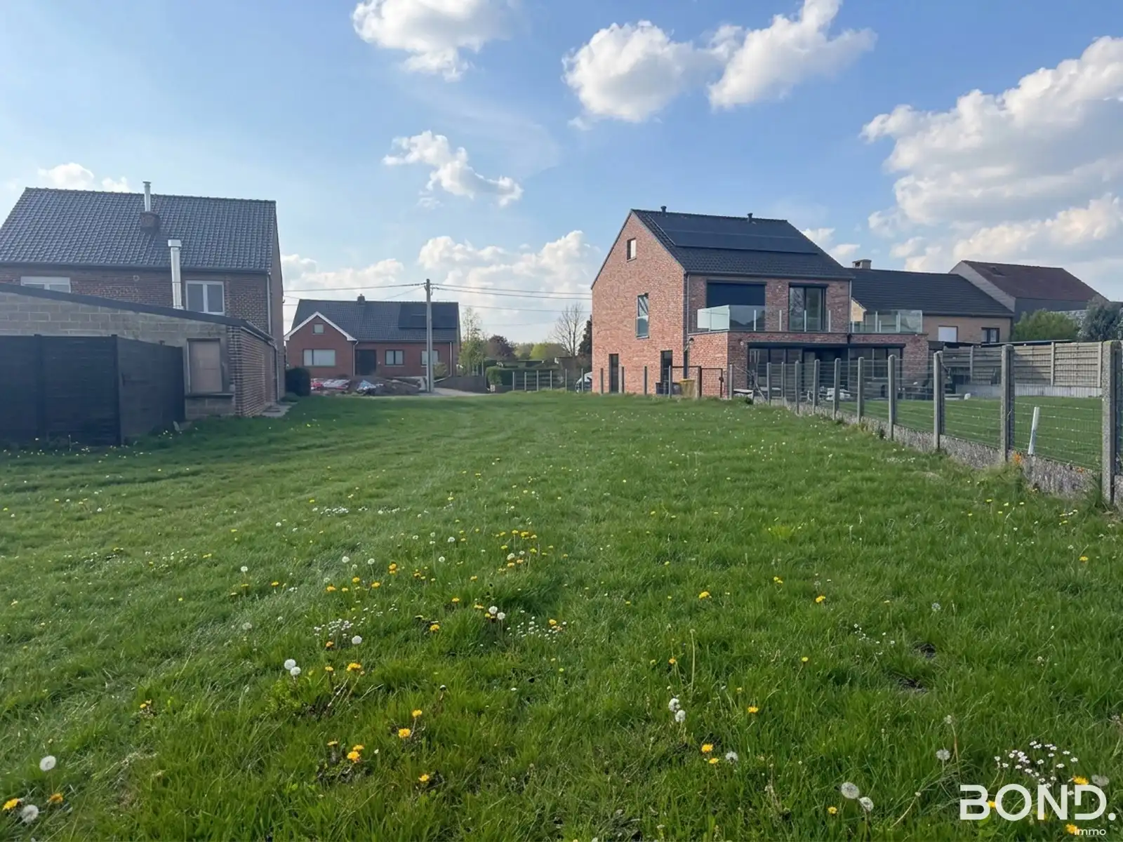 Bouwgrond voor halfopen bebouwing te Tielt-Winge! foto {{pictureIndex}}