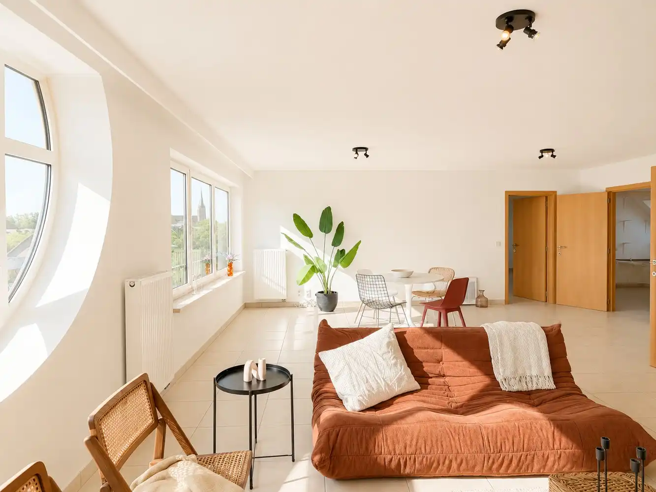 Instapklaar en zonnig twee slaapkamer appartement in het centrum van Eke foto 3