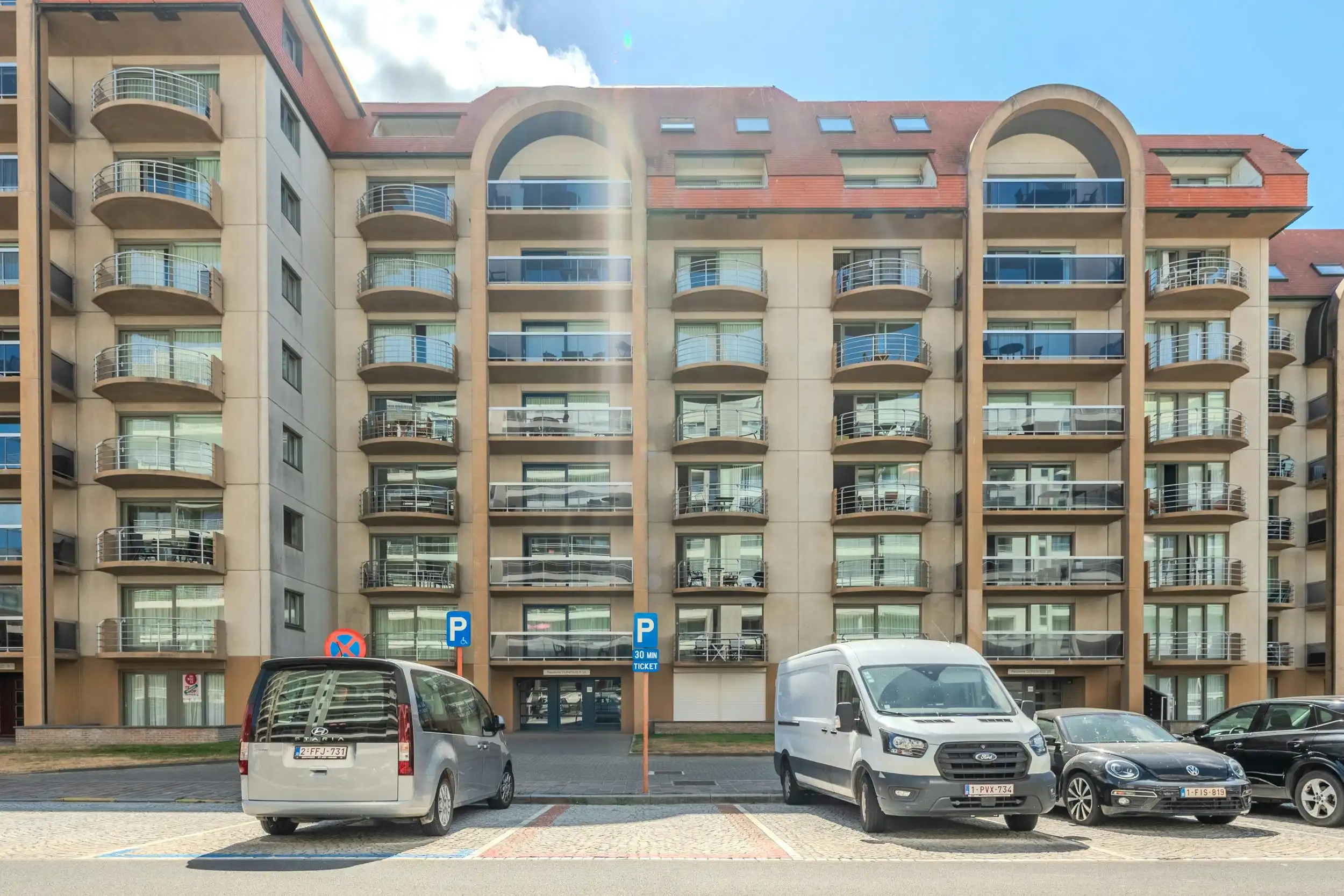 Prachtig appartement te koop met één slaapkamer en slaaphoek foto 3