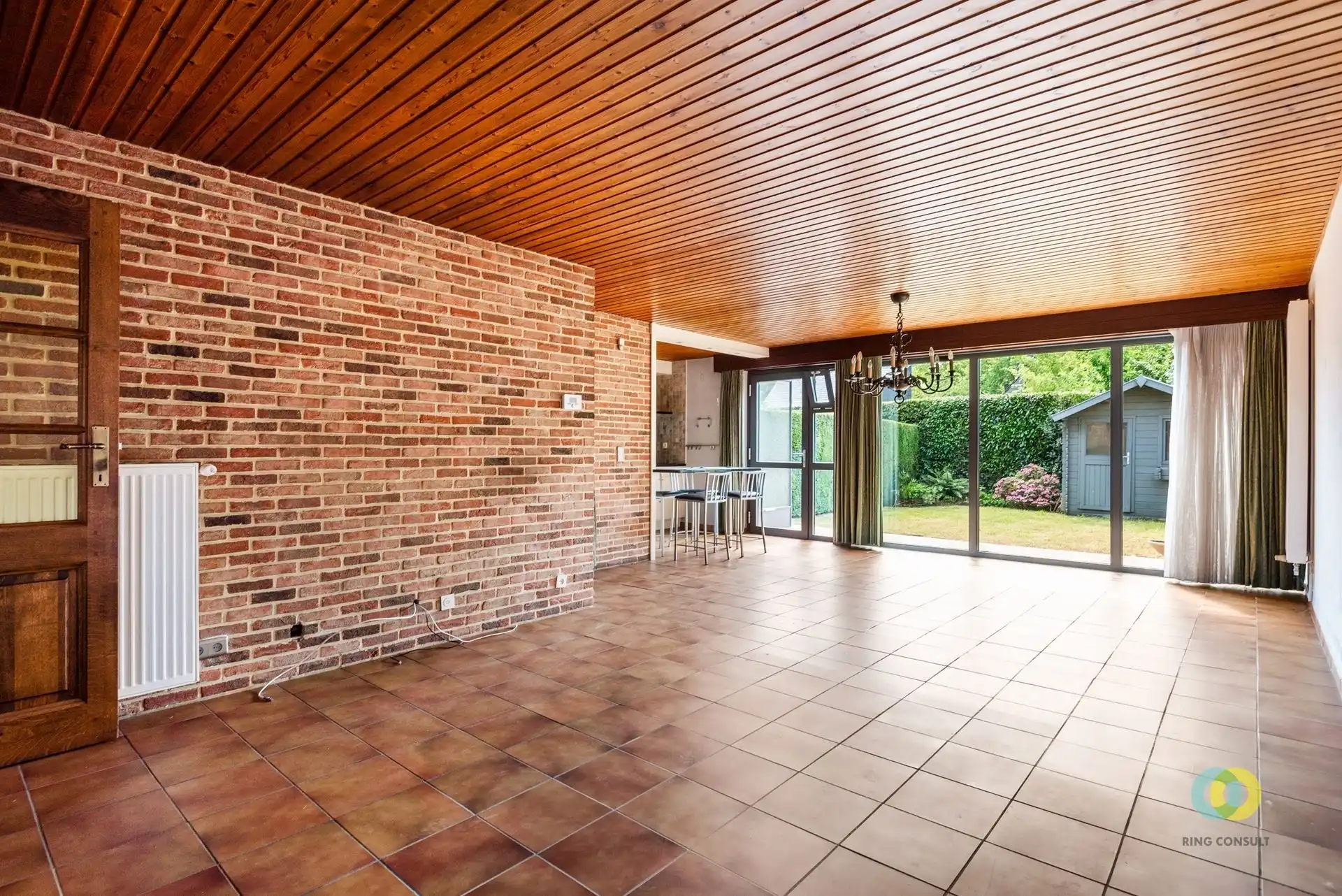 Charmante woning met tuin en garage foto 2