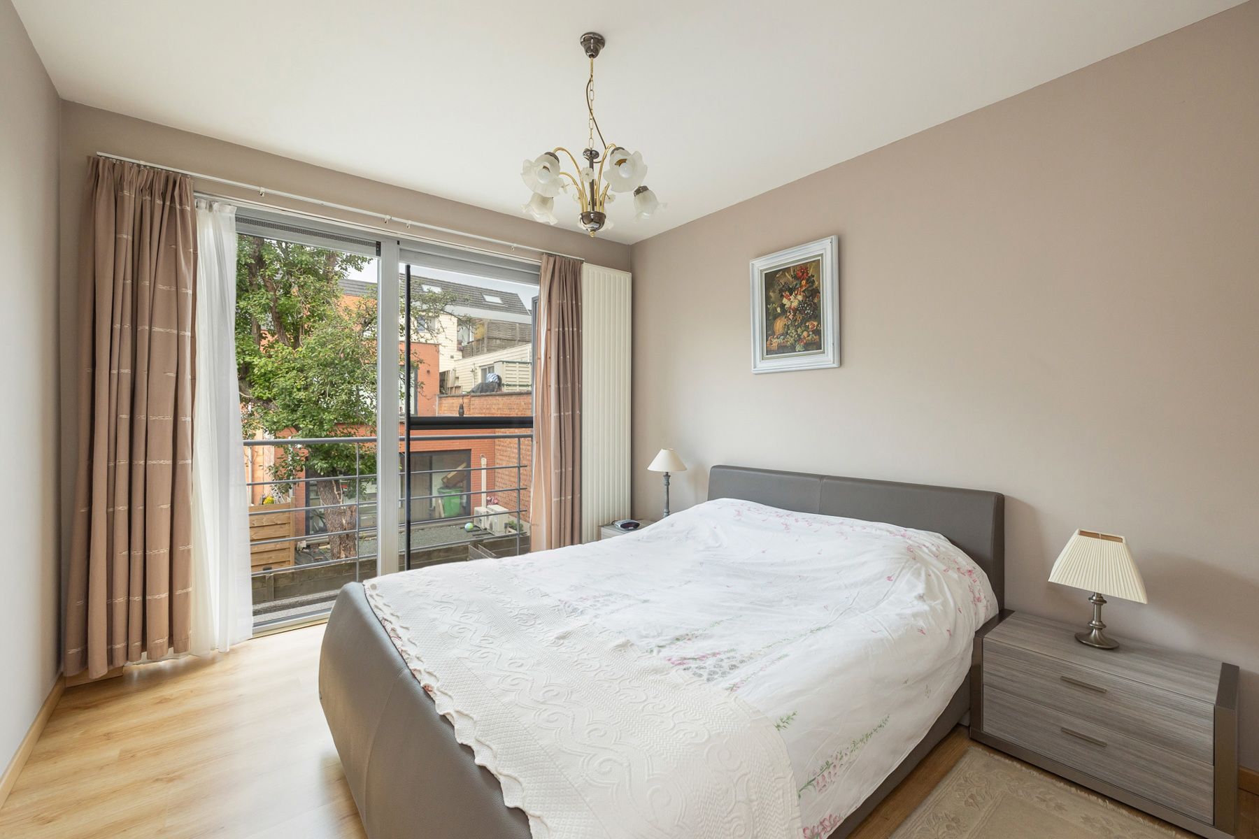 Twee slaapkamer appartement in centrum Kontich – met terras en kelderberging foto 14