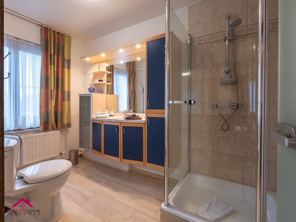 Vrijstaande villawoning / hotel met 8 slaapgelegenheden foto 38
