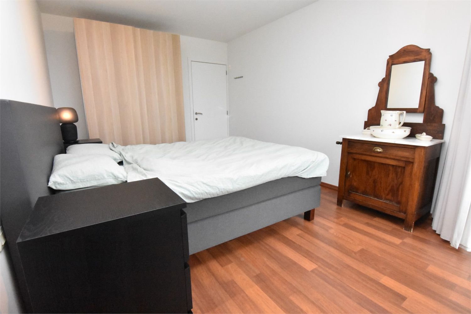 MOOI AFGEWERKT RUIM APPARTEMENT MET 2 SLPKS EN 2 TERRASSEN foto 12