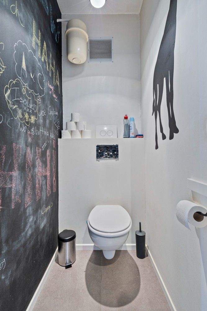 Goed onderhouden, ruim twee slaapkamer appartement met terras foto 11