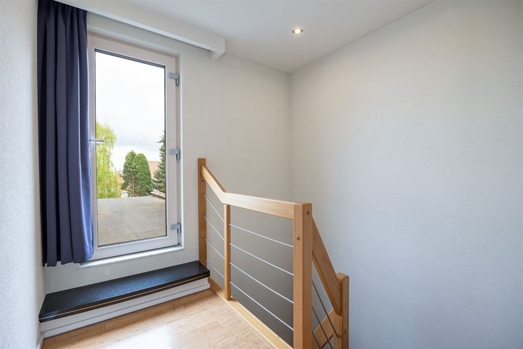 Energiezuinig gerenoveerde woning met garage foto 16