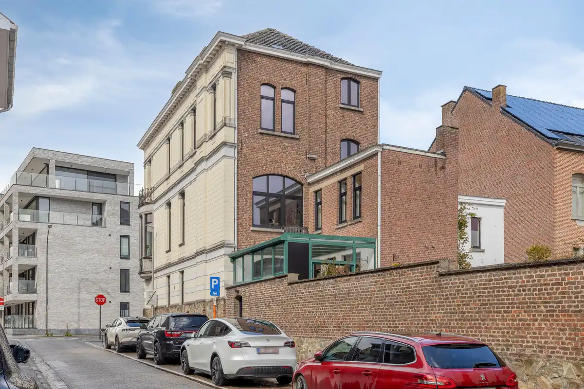 KARAKTERVOL VOLLEDIG GERENOVEERD STATIG HERENHUIS IN CENTRUM VAN TONGEREN. foto 53