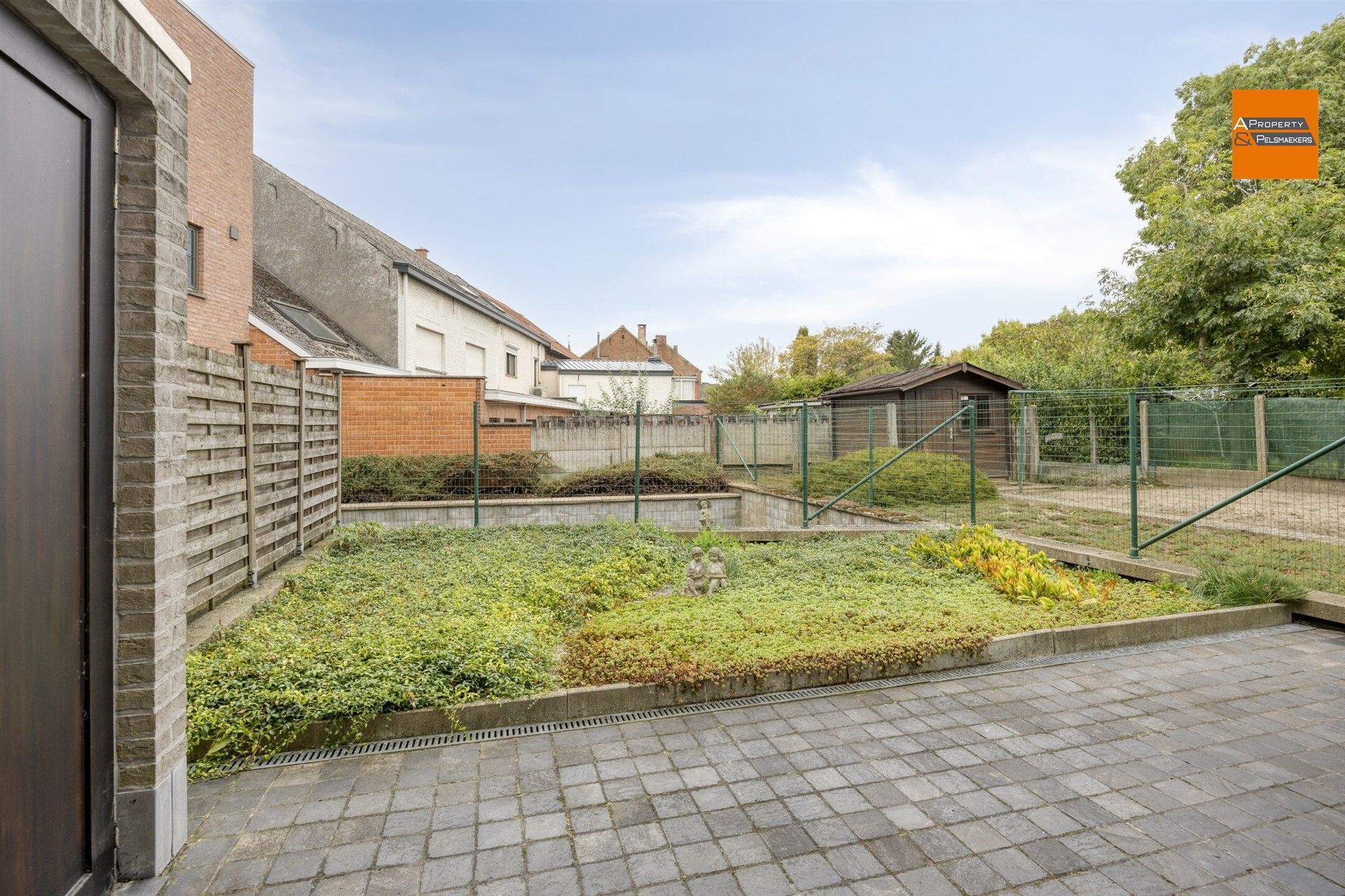 Gelijkvloers appartement met tuin en parking in het centrum van Meerbeek. foto 6