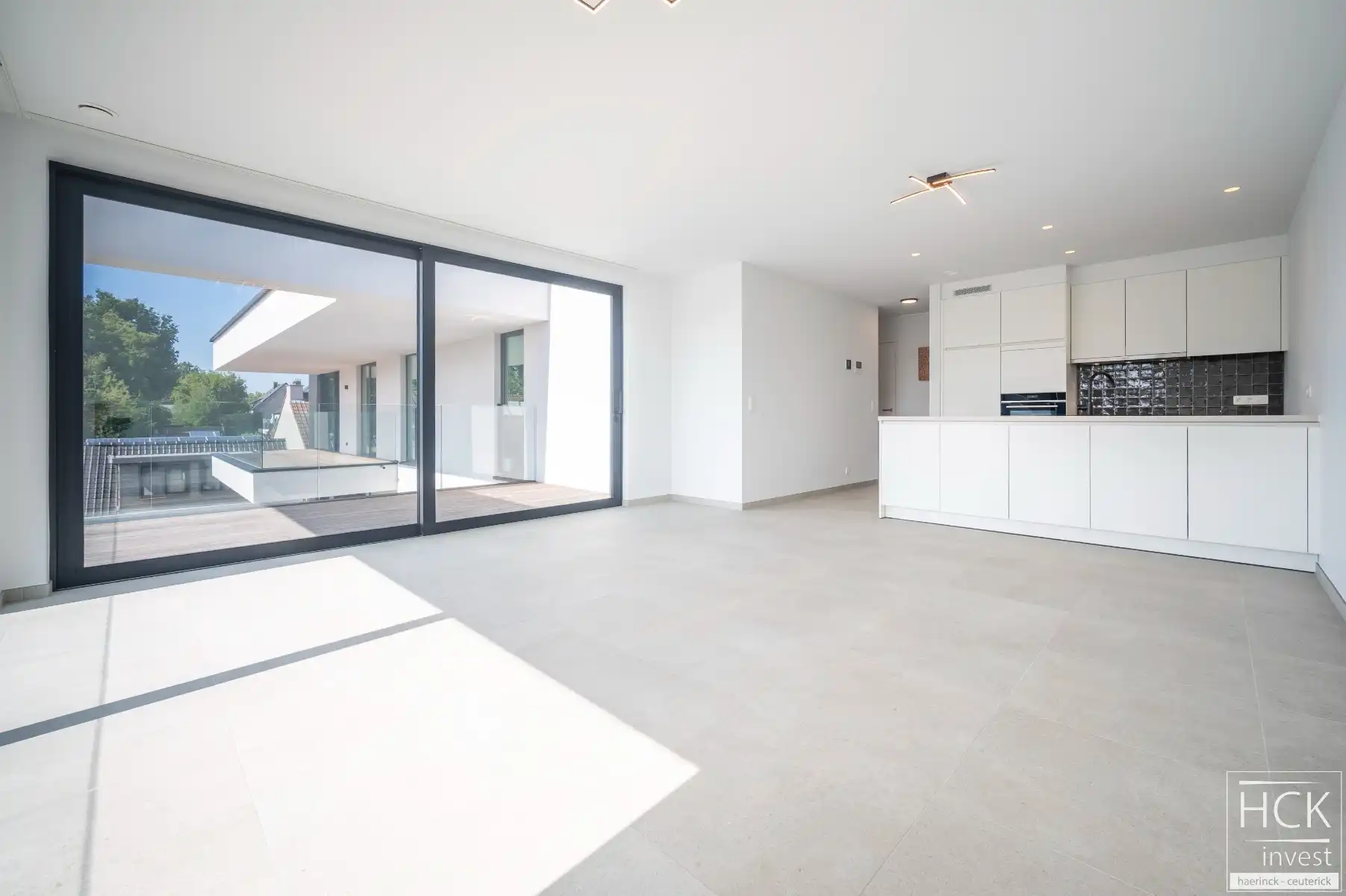 KRUISHOUTEM - Luxueus NIEUWBOUW hoekappartement met 2 SLPK. en groot terras! foto 3