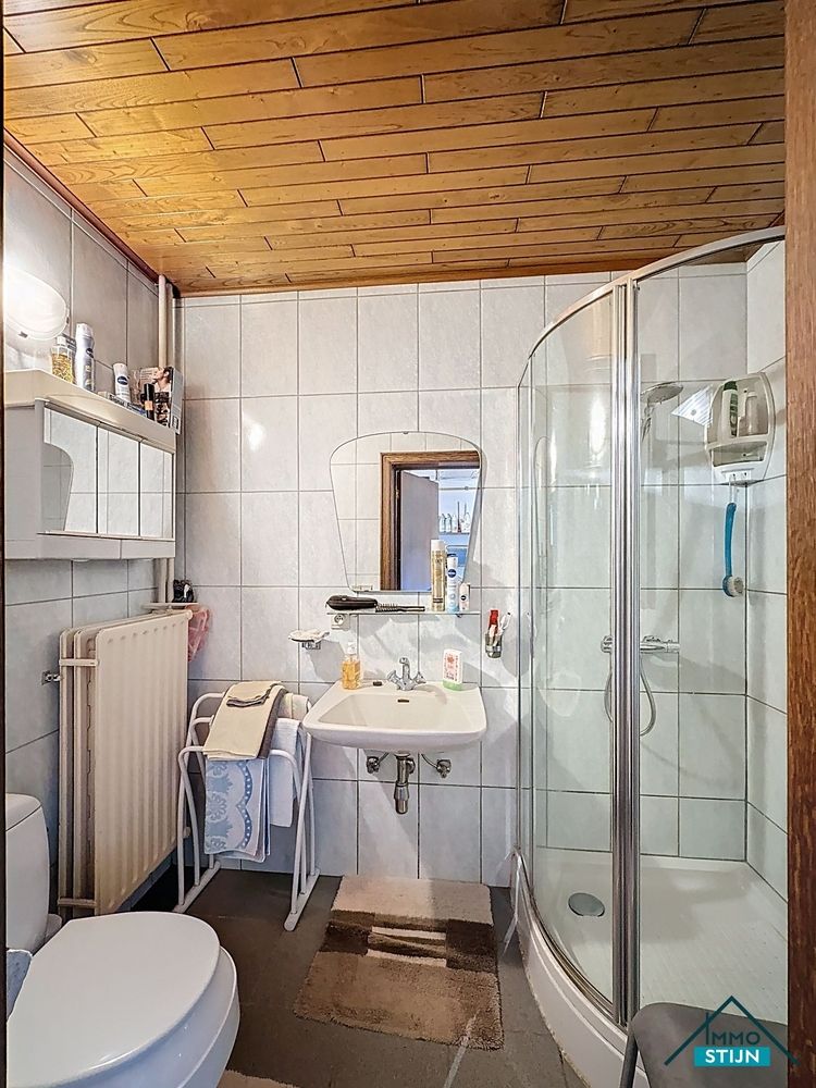 Woning met mooi aangelegde tuin foto 7