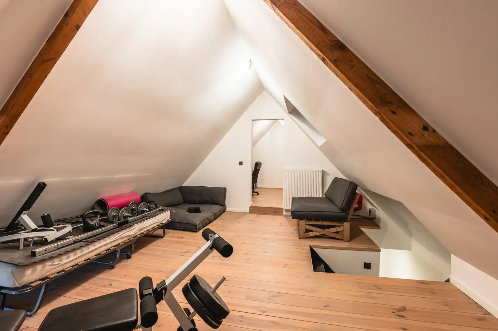 Gerenoveerde hoekwoning te koop in Harelbeke met 3/4 slaapkamers, inpandige garage, zonnige tuin en dakterras.  foto 15