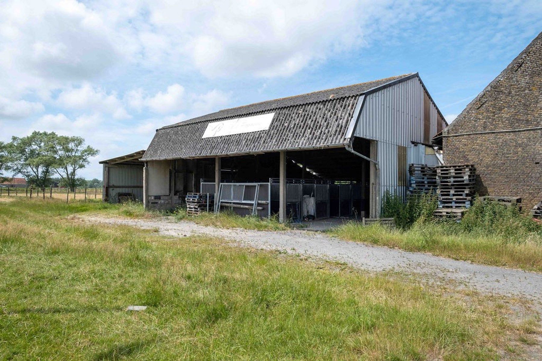 HOEVE met NIEUWE VERGUNNING voor PAARDENFOKKERIJ foto 11