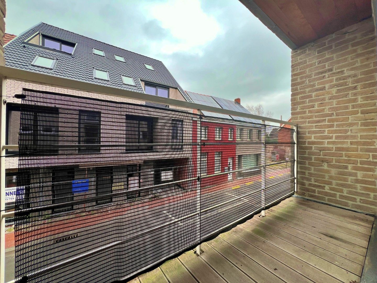 2-slaapkamer appartement met 2 overdekte staanplaatsen foto 6