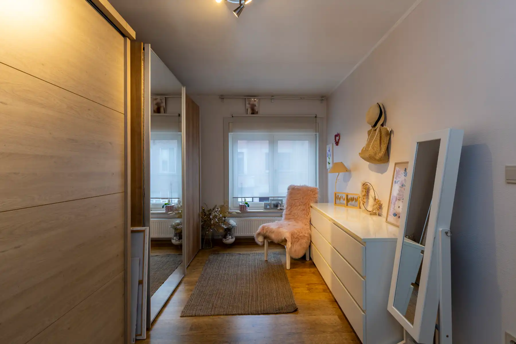 Goed gelegen rijwoning in centrum Zomergem (Lievegem) foto 9