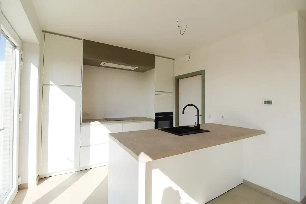 Halfopen nieuwbouwwoning met garage Roeselare foto 8