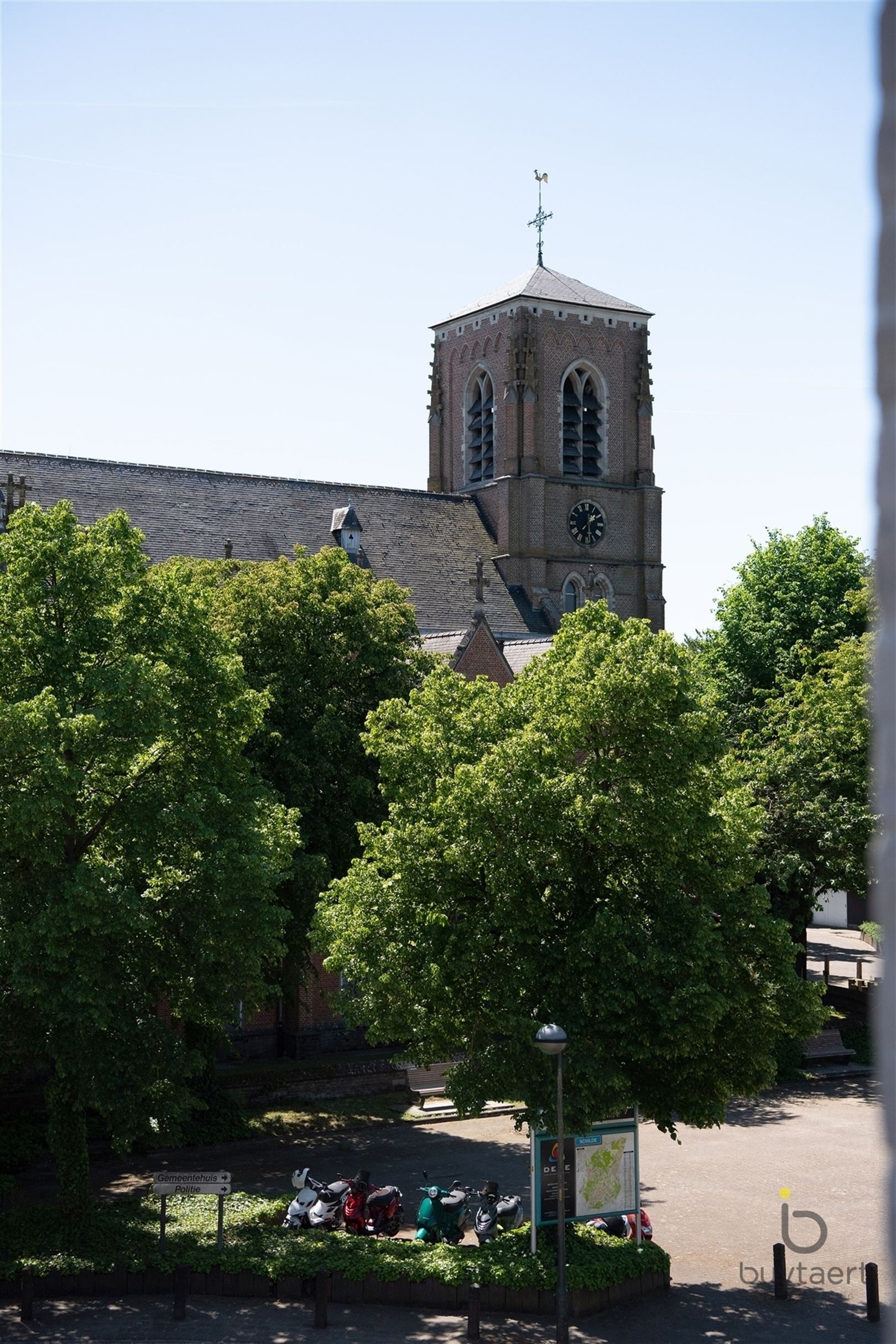 Beleef luxe, comfort en energiezuinigheid in een karaktervolle architectuur. foto 24