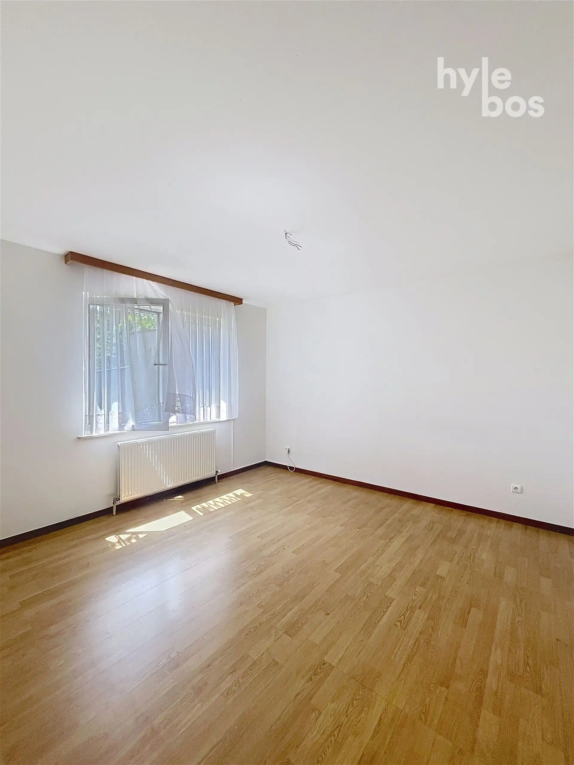 Gelijkvloers 3 slaapkamer appartement met tuin en garage foto 10