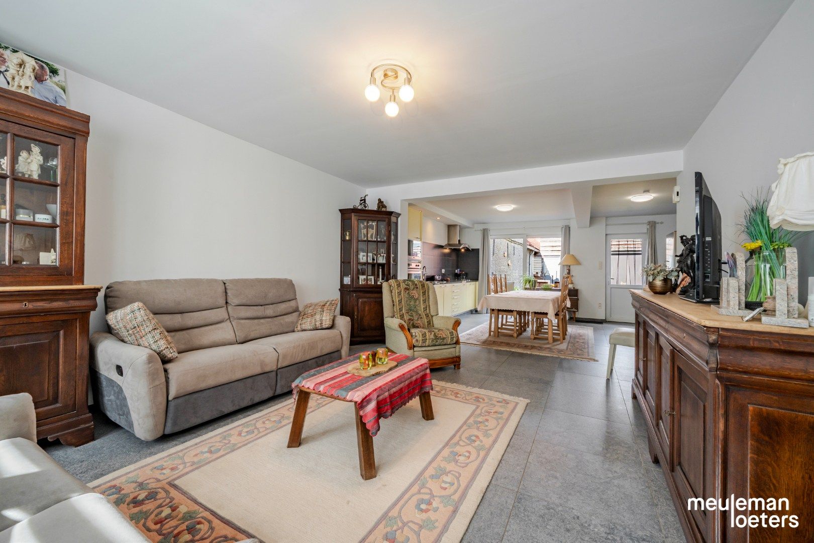 Instapklare woning met tuin en garage foto 4