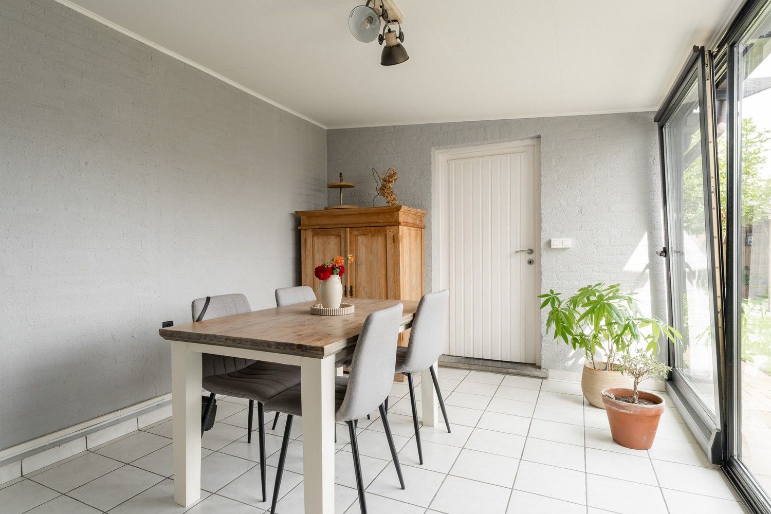 Leuke instapklare gezinswoning in een gezellige wijk! foto 12