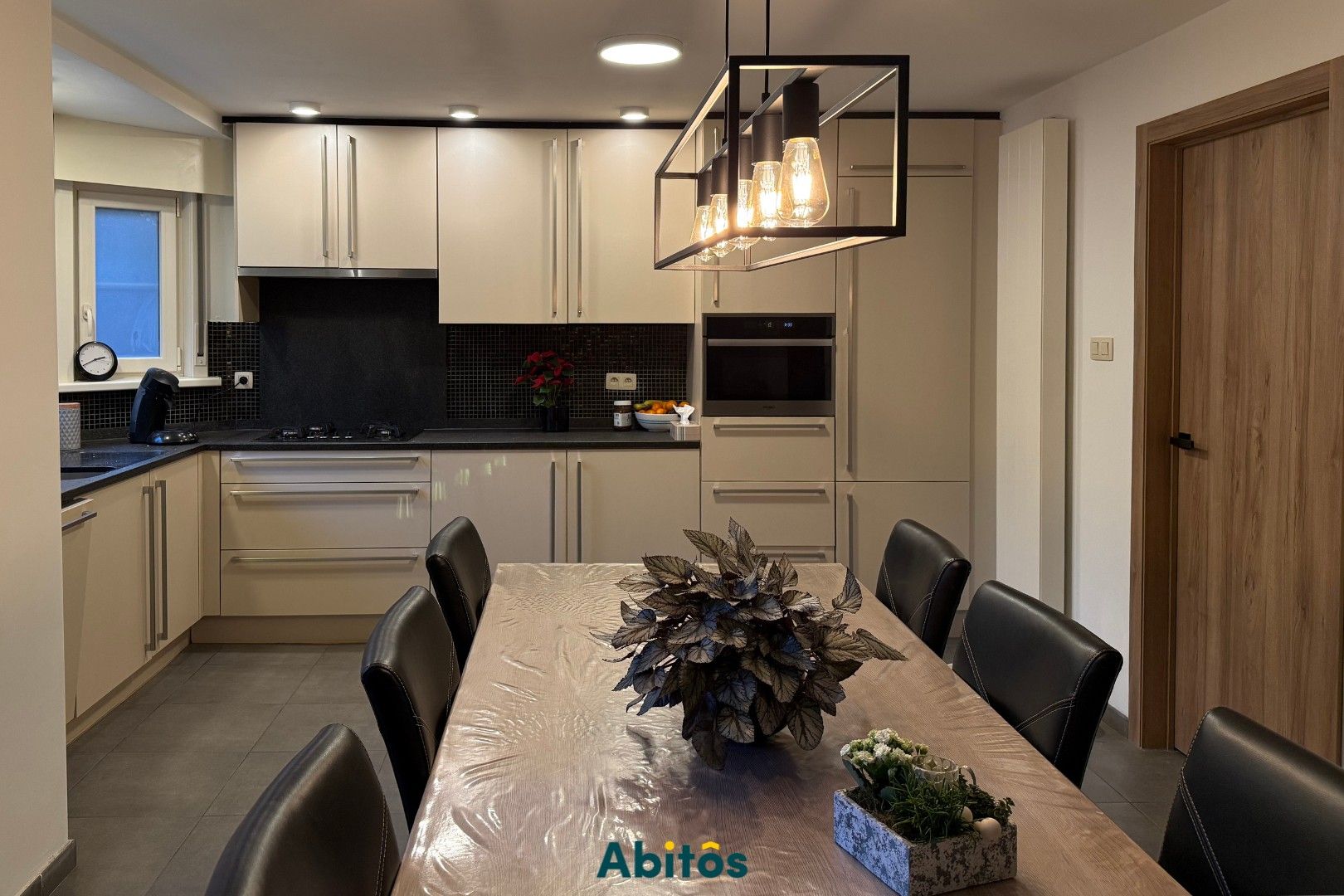 Instapklare halfopen woning op toplocatie nabij Damvallei foto 6