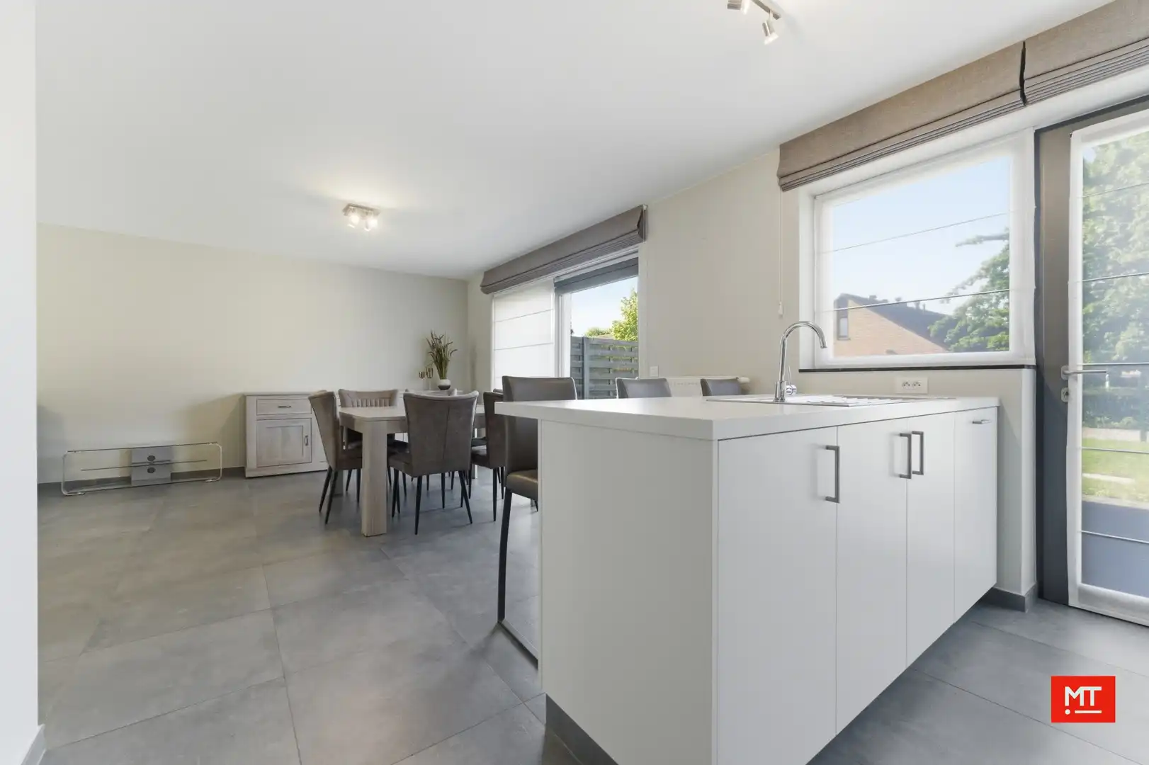 Recente, instapklare woning met 3 slpk, zonnige tuin en garage op het einde van een doodlopende straat in Langemark foto 6