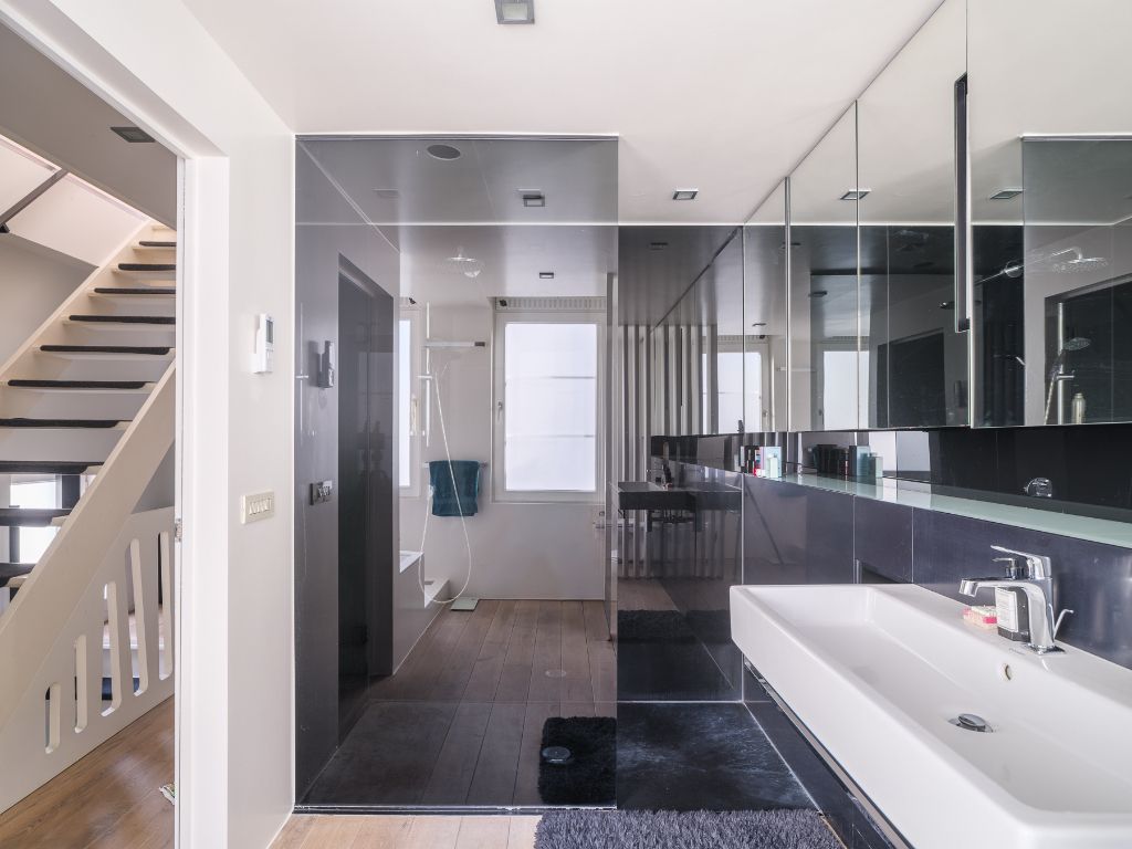 Centrum Gent - Een architecturale hoekwoning met een exeptionele ruimtelijkheid, twee slaapkamers en twee buitenruimtes. foto 10