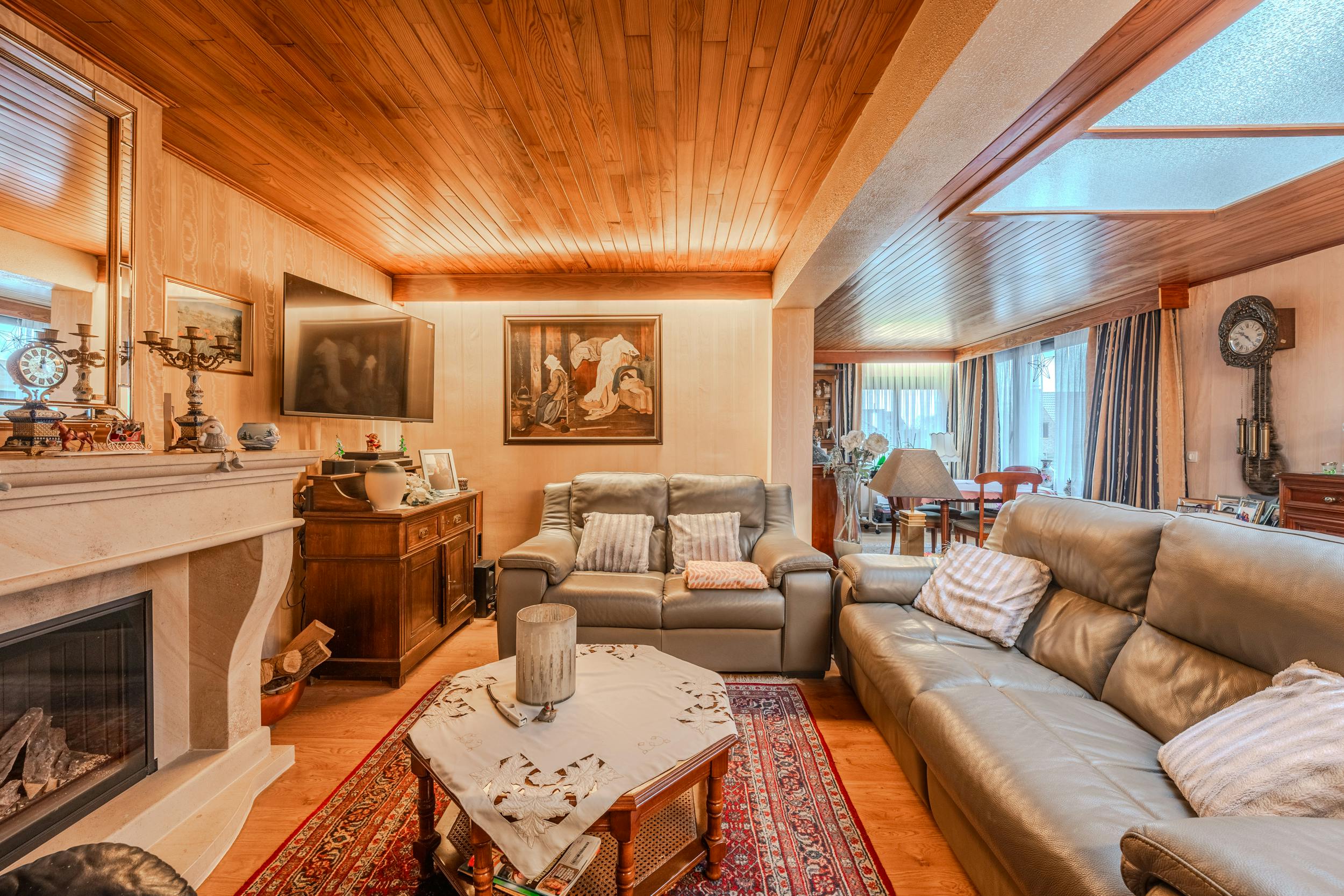 Te renoveren woning met 3 slaapkamers te koop! foto 5