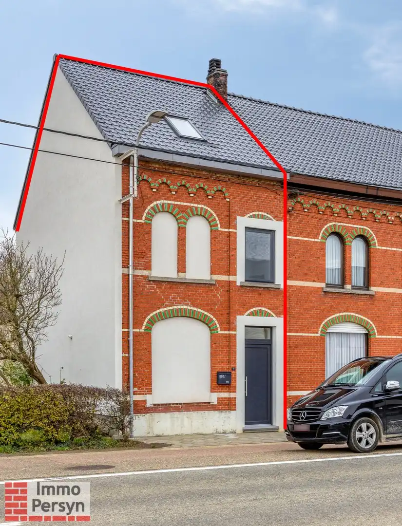 Moderne gezinswoning met 3 slaapkamers en gezellige tuin foto 32