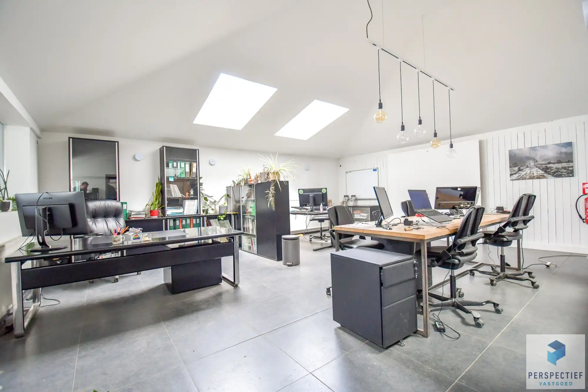Ruime loods met kantoor ruimte (249m²) te Maldegem foto 4