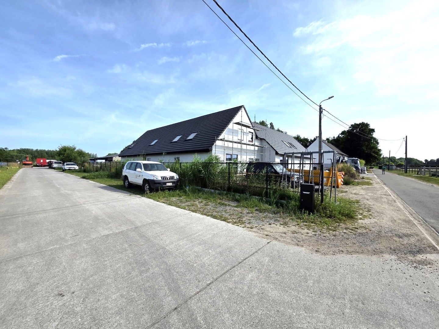 Ruime nieuwbouwvilla + hangar. foto 24