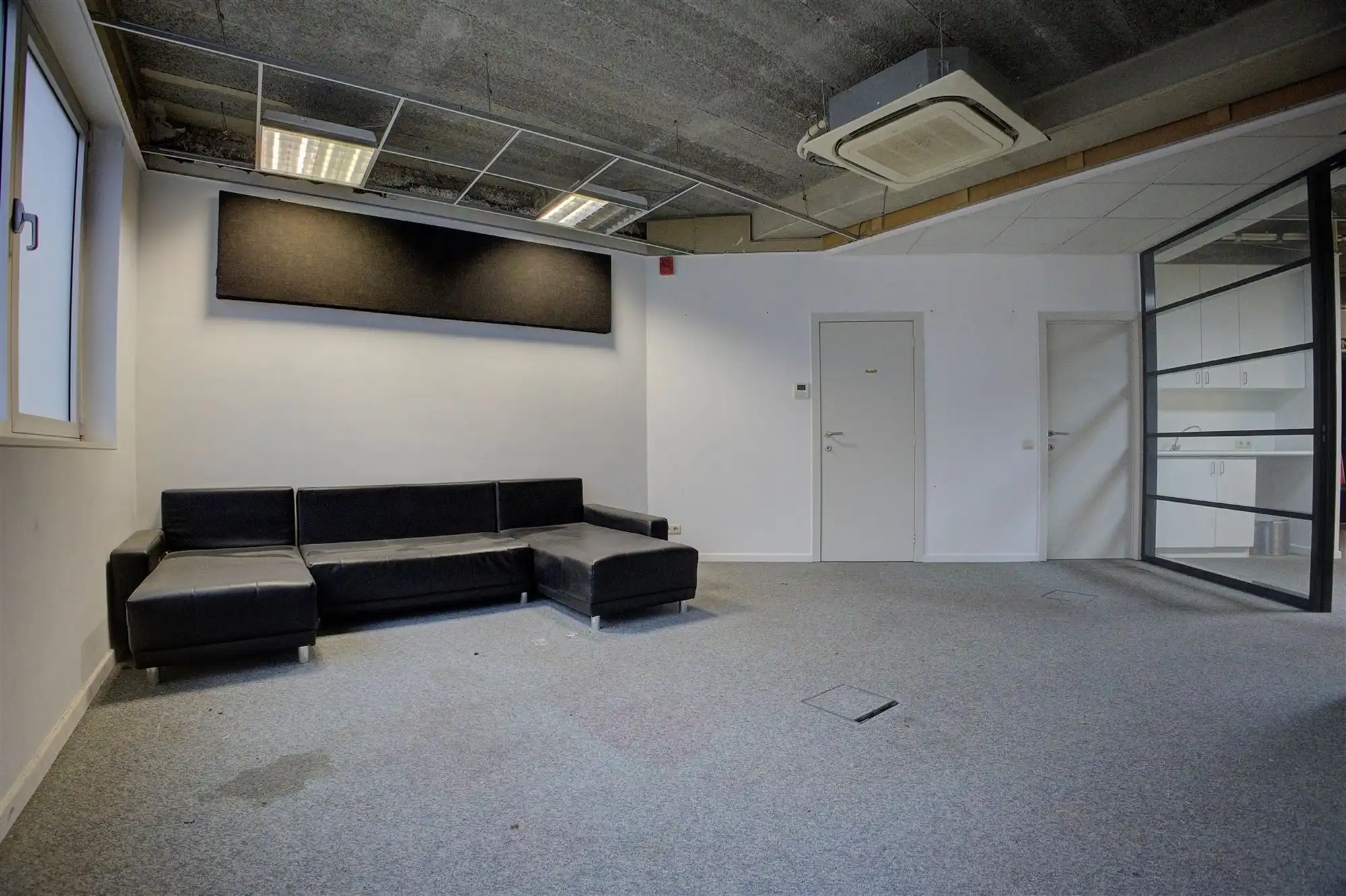 Kantoorgebouw/ conversie tot 7 appartementen mogelijk foto 8