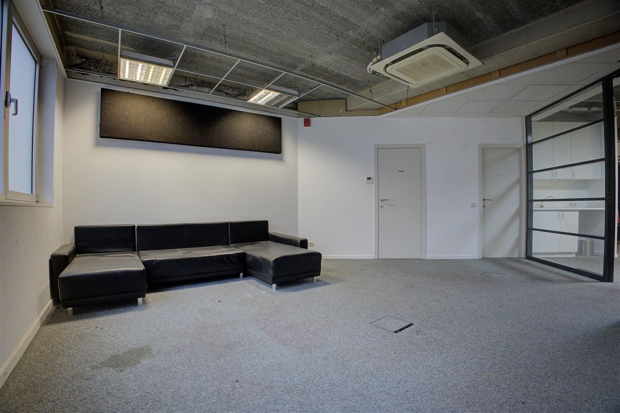 Kantoorgebouw/ conversie tot 7 appartementen mogelijk foto 8