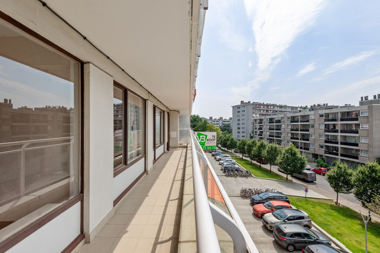 Mooi appartement met 2 slaapkamers en terras te Berchem! foto 9