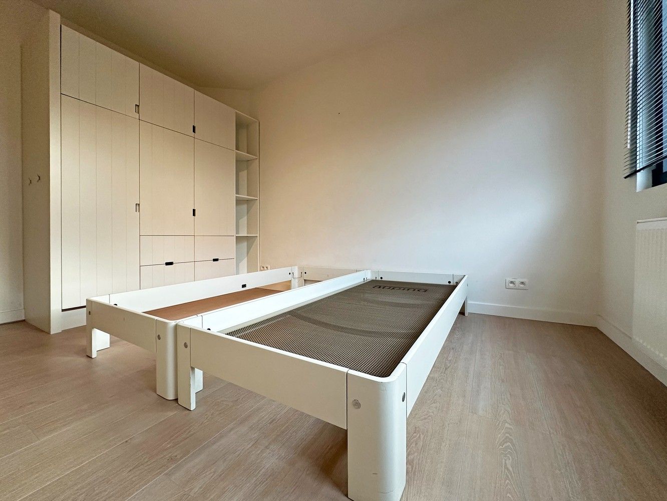 Huis met 3 slaapkamers + dressing en tuin te Wijnegem! foto 8