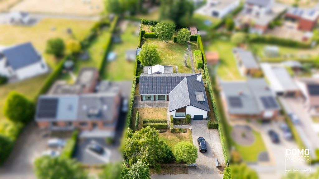 Hoofdfoto van de publicatie: Unieke open bebouwing met 5 slaapkamers en schitterende tuin in Hasselt (Kermt)