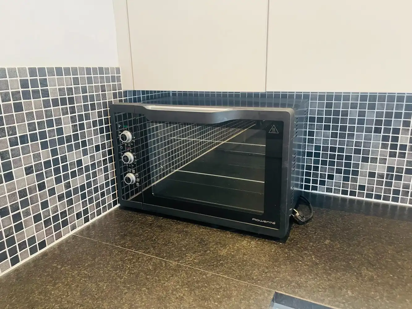 Brugge centrum, Instapklaar degelijk gerenoveerd energiezuinig  lichtrijk woonhuis  met 3 slaapkamers en koer foto 5