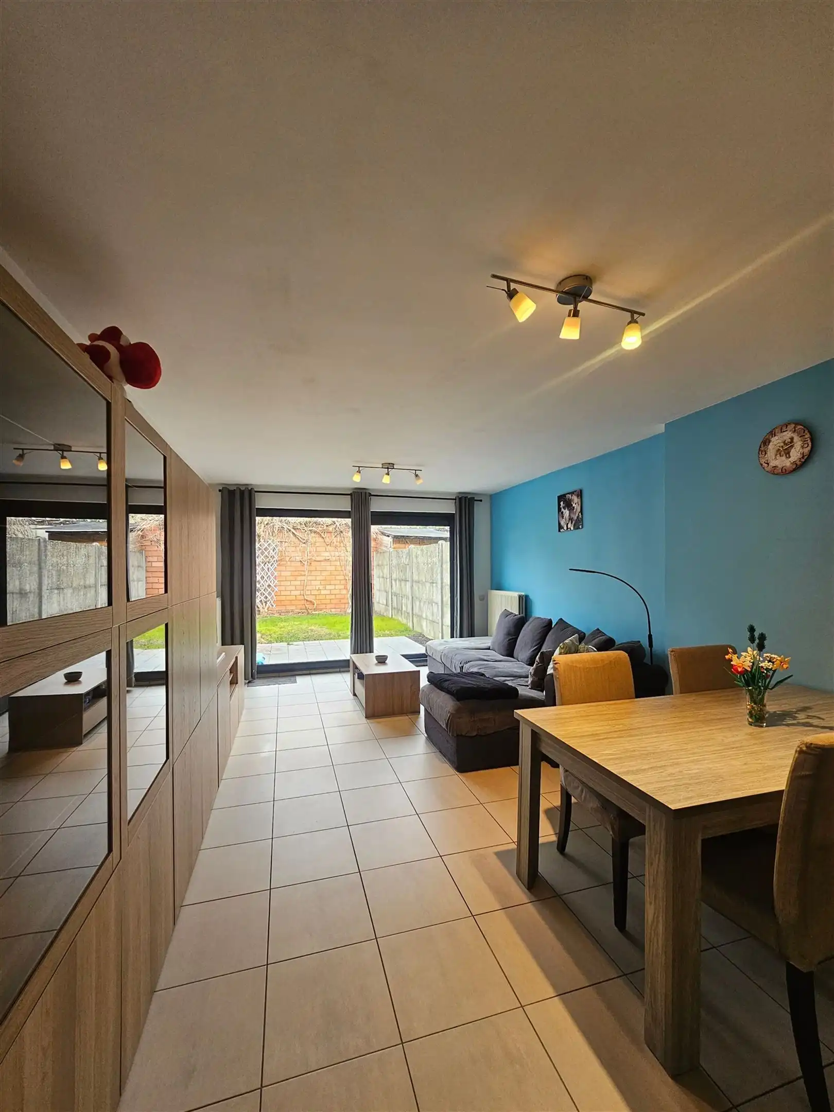 Gelijkvloers appartement met tuin en garagebox. foto 4